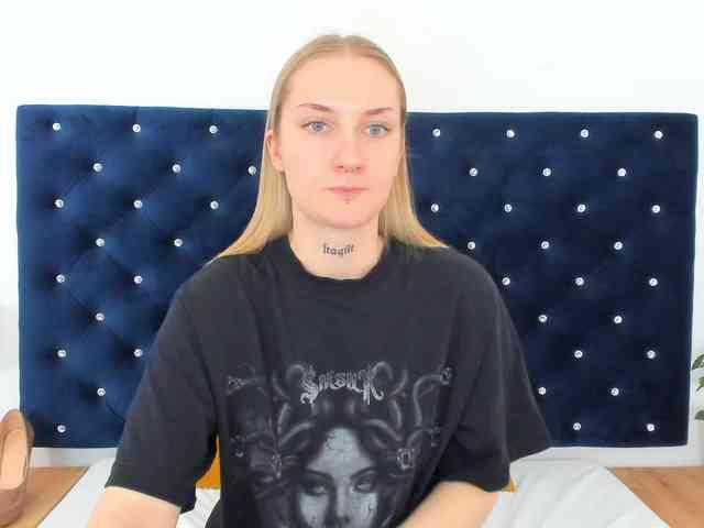 AlexaKisses