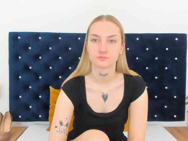 AlexaKisses
