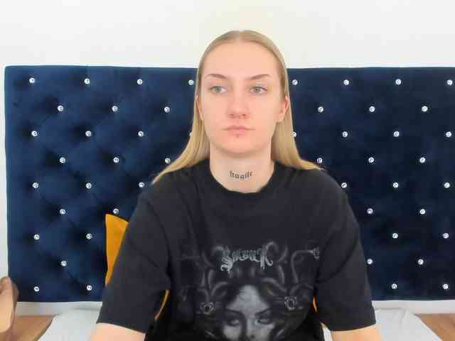 AlexaKisses