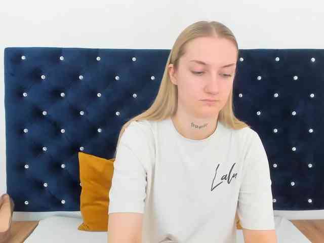 public voyeur webcam AlexaKisses