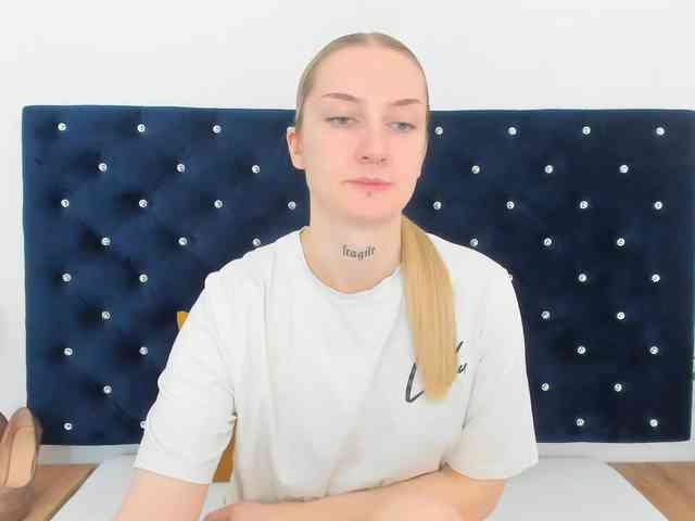 AlexaKisses