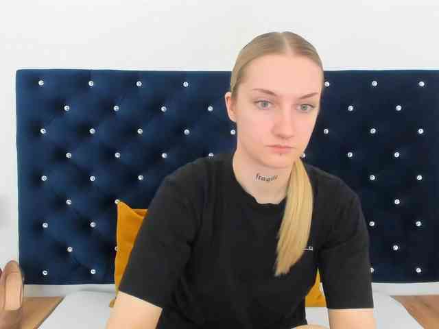 AlexaKisses