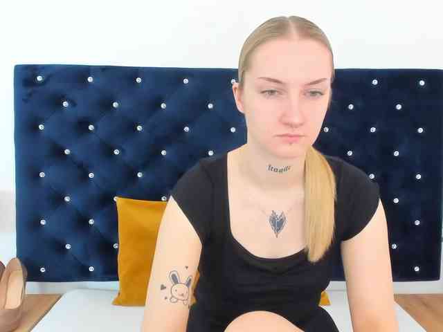 AlexaKisses