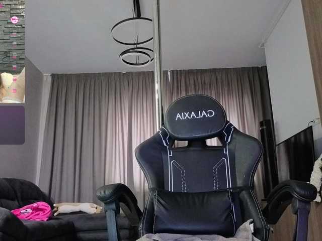 Megan-Ros's BongaCams show and profile