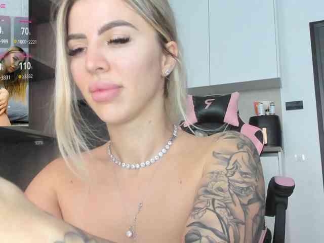 Megan-Ros webcam