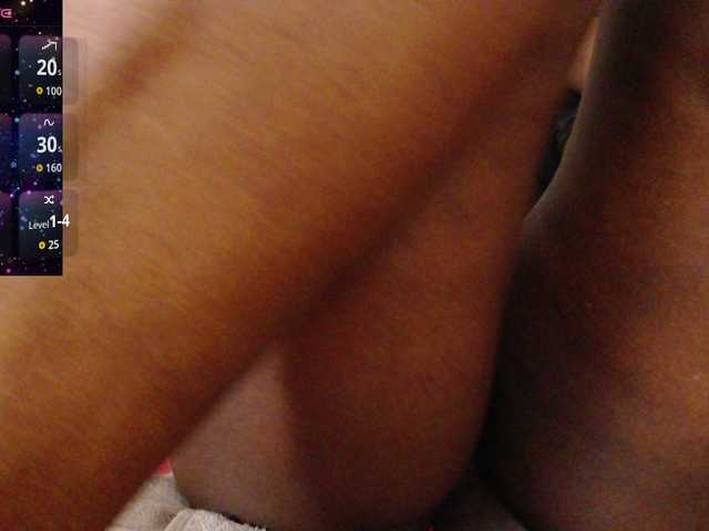 ebony-susy's BongaCams show and profile