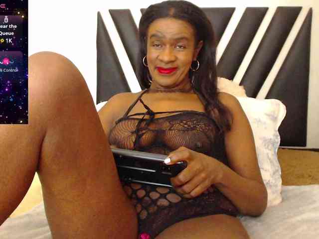 ebony-susy webcam