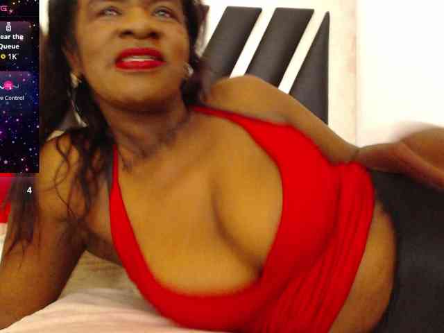 ebony-susy webcam