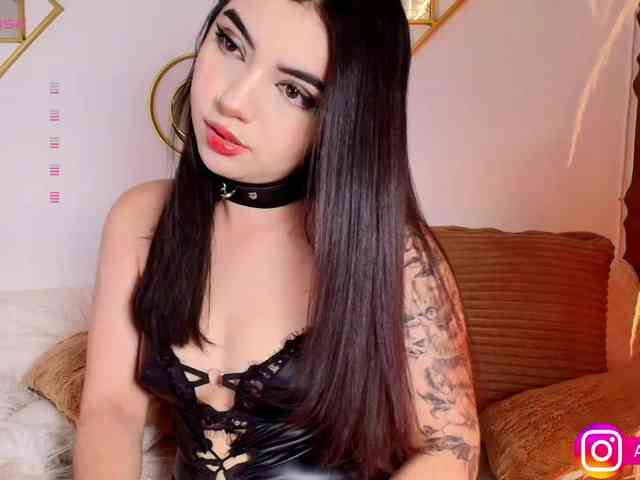 free adult chat now Aliceowenn