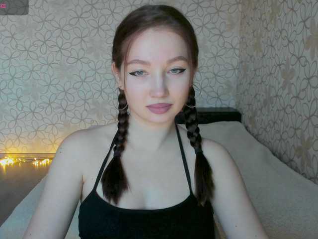LissaCristal's BongaCams show and profile