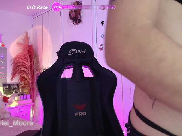 ArielMoore's BongaCams show and profile