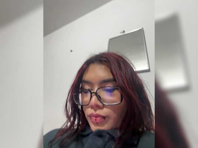 ArielMoore's BongaCams show and profile