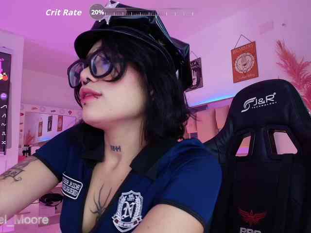 ArielMoore webcam
