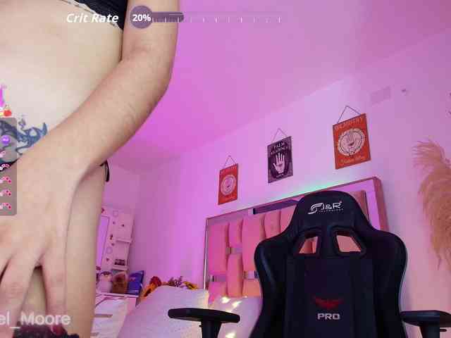 ArielMoore webcam