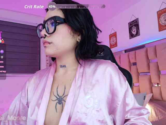 ArielMoore webcam
