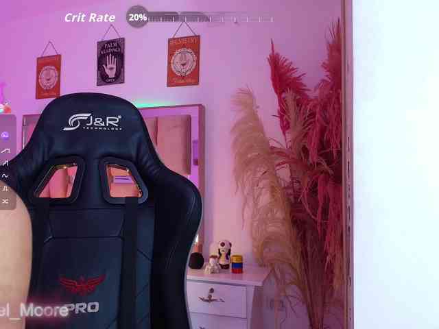ArielMoore webcam