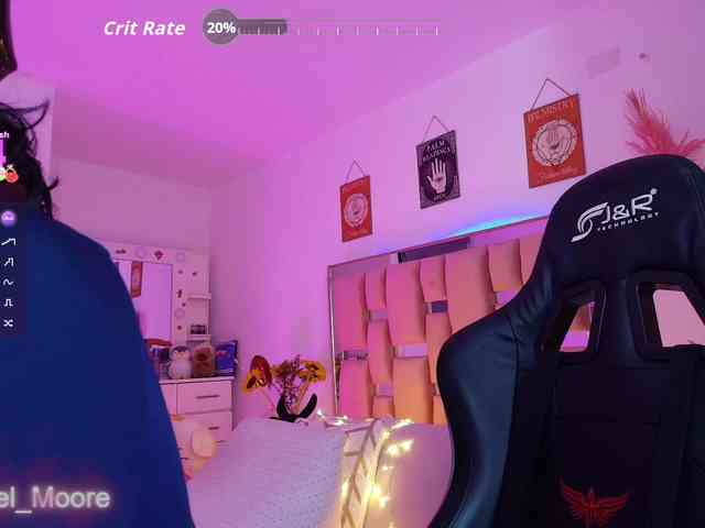 ArielMoore webcam