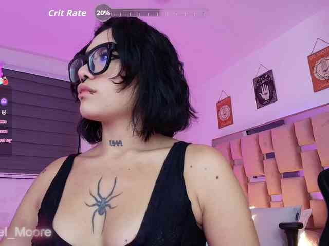 ArielMoore webcam
