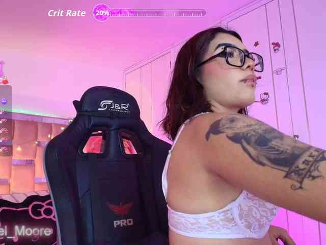 ArielMoore webcam