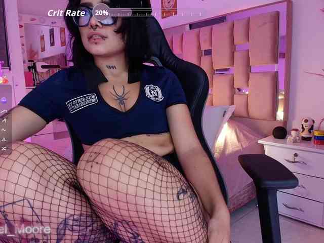 ArielMoore webcam