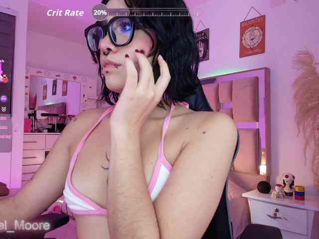 ArielMoore webcam