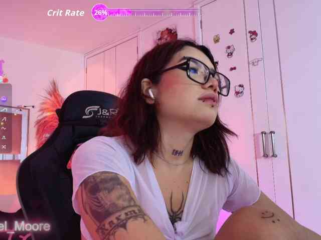 ArielMoore webcam