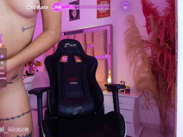 ArielMoore webcam