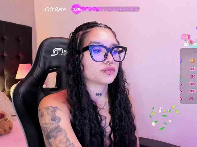 ArielMoore webcam