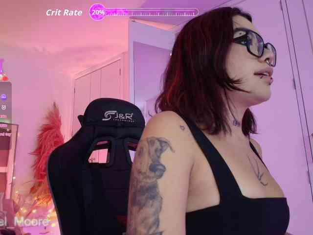 ArielMoore webcam