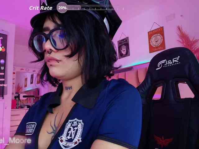 ArielMoore webcam