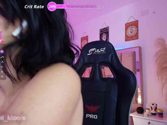 ArielMoore webcam