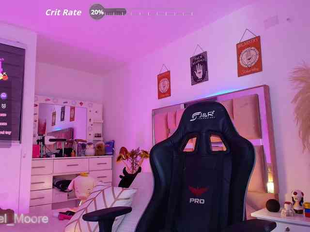 ArielMoore webcam