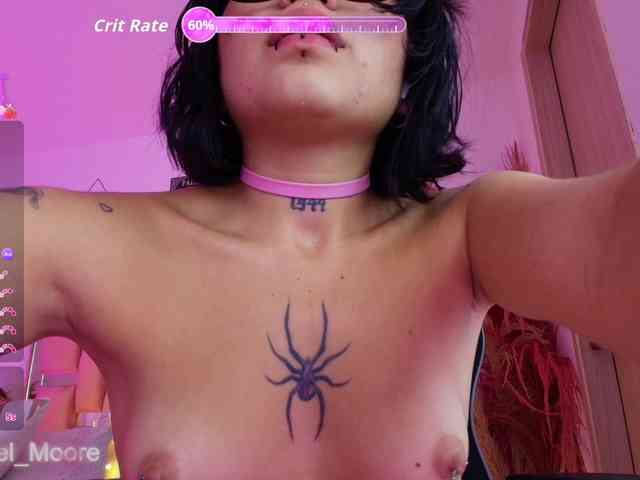 ArielMoore webcam