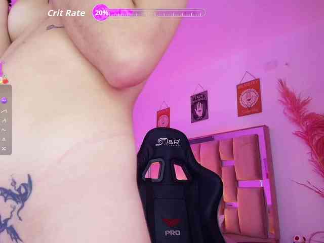 ArielMoore webcam