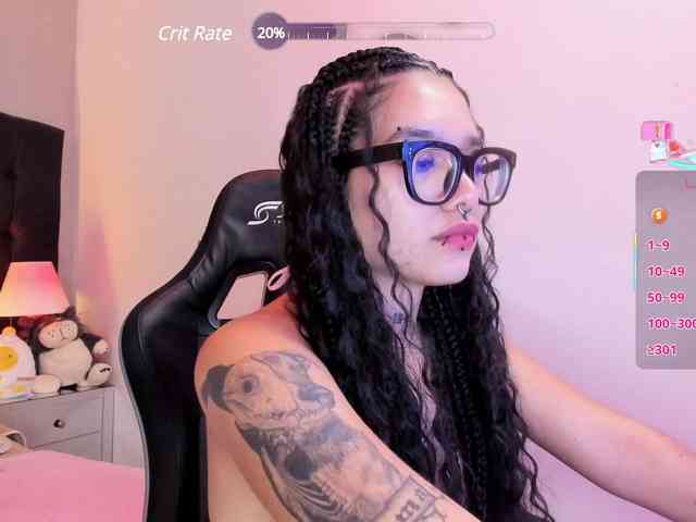 ArielMoore webcam