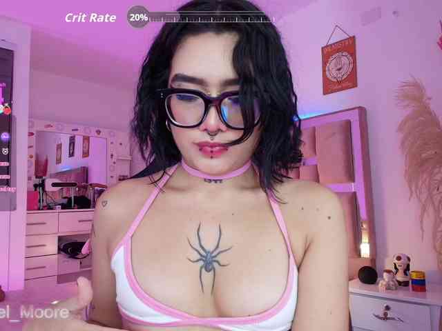 ArielMoore webcam