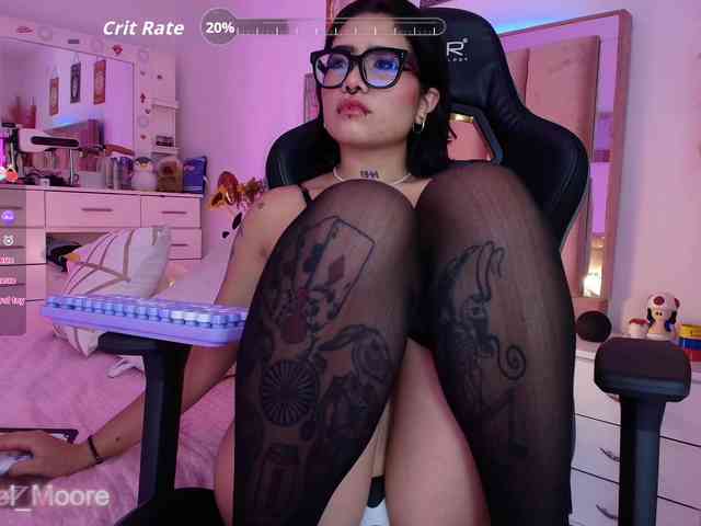 ArielMoore webcam