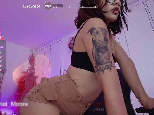 ArielMoore webcam