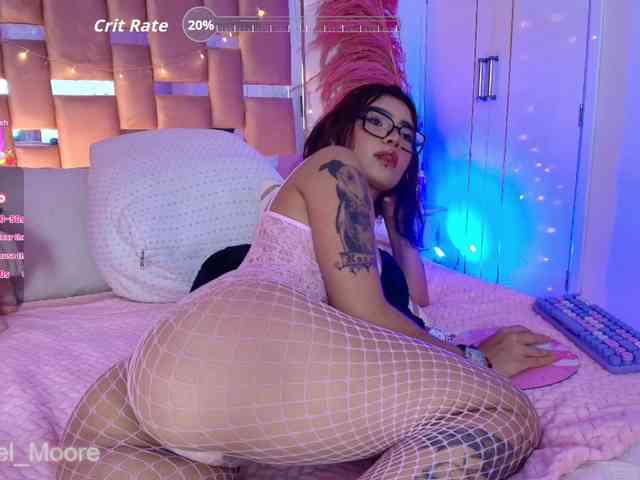ArielMoore webcam