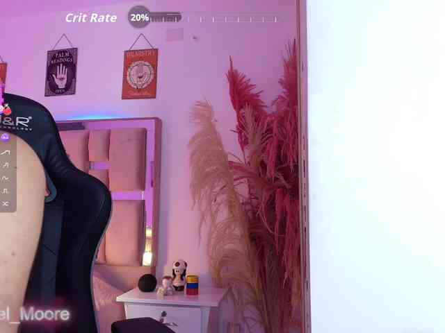 ArielMoore webcam