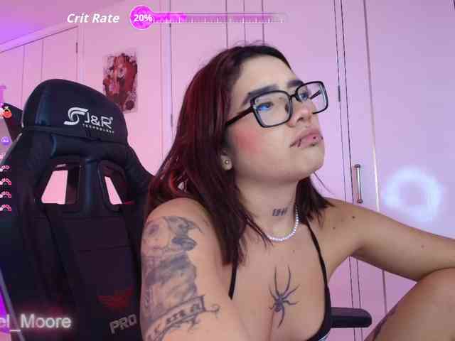 ArielMoore webcam