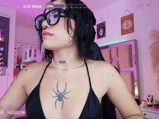 ArielMoore webcam