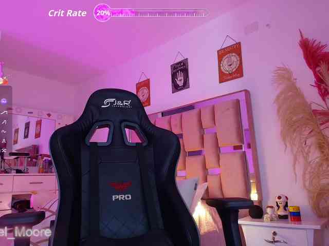 ArielMoore webcam