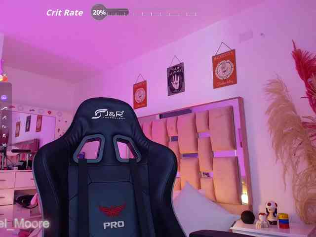 ArielMoore webcam