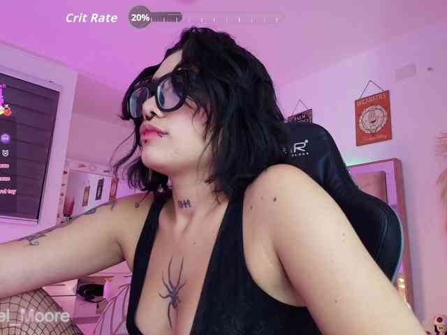 ArielMoore webcam