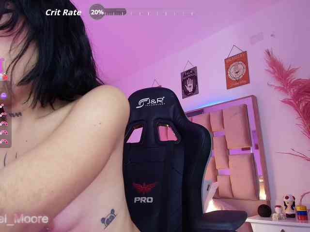 ArielMoore webcam