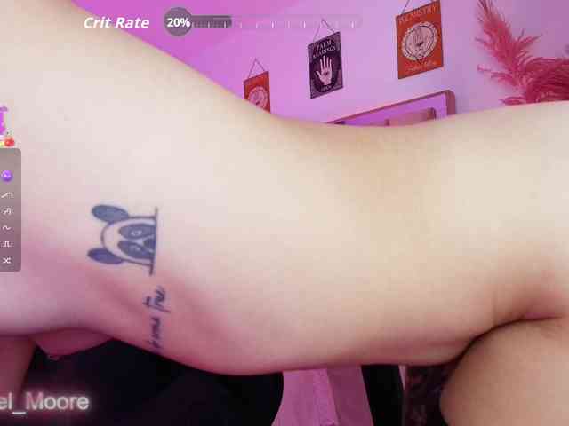 ArielMoore webcam