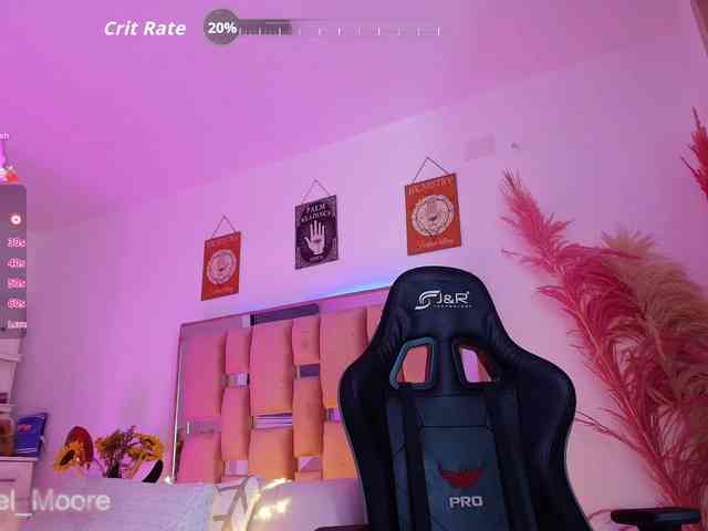 ArielMoore webcam