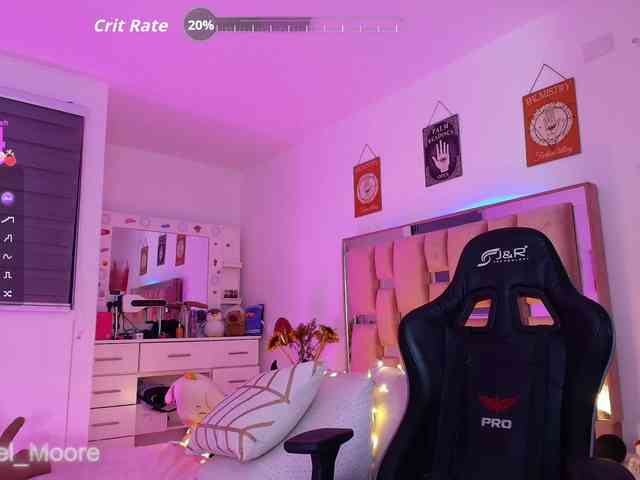 ArielMoore webcam