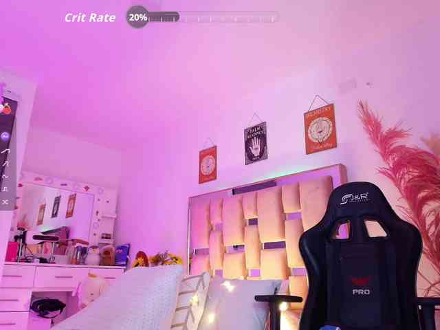 ArielMoore webcam